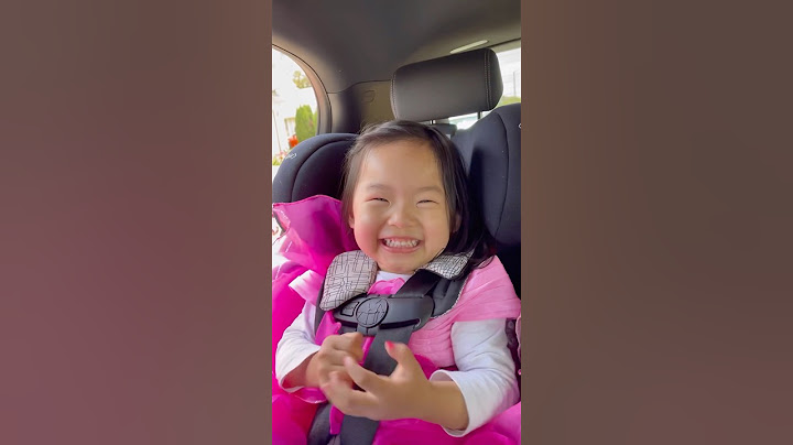 Toddler has the cutest relationship with her grandma