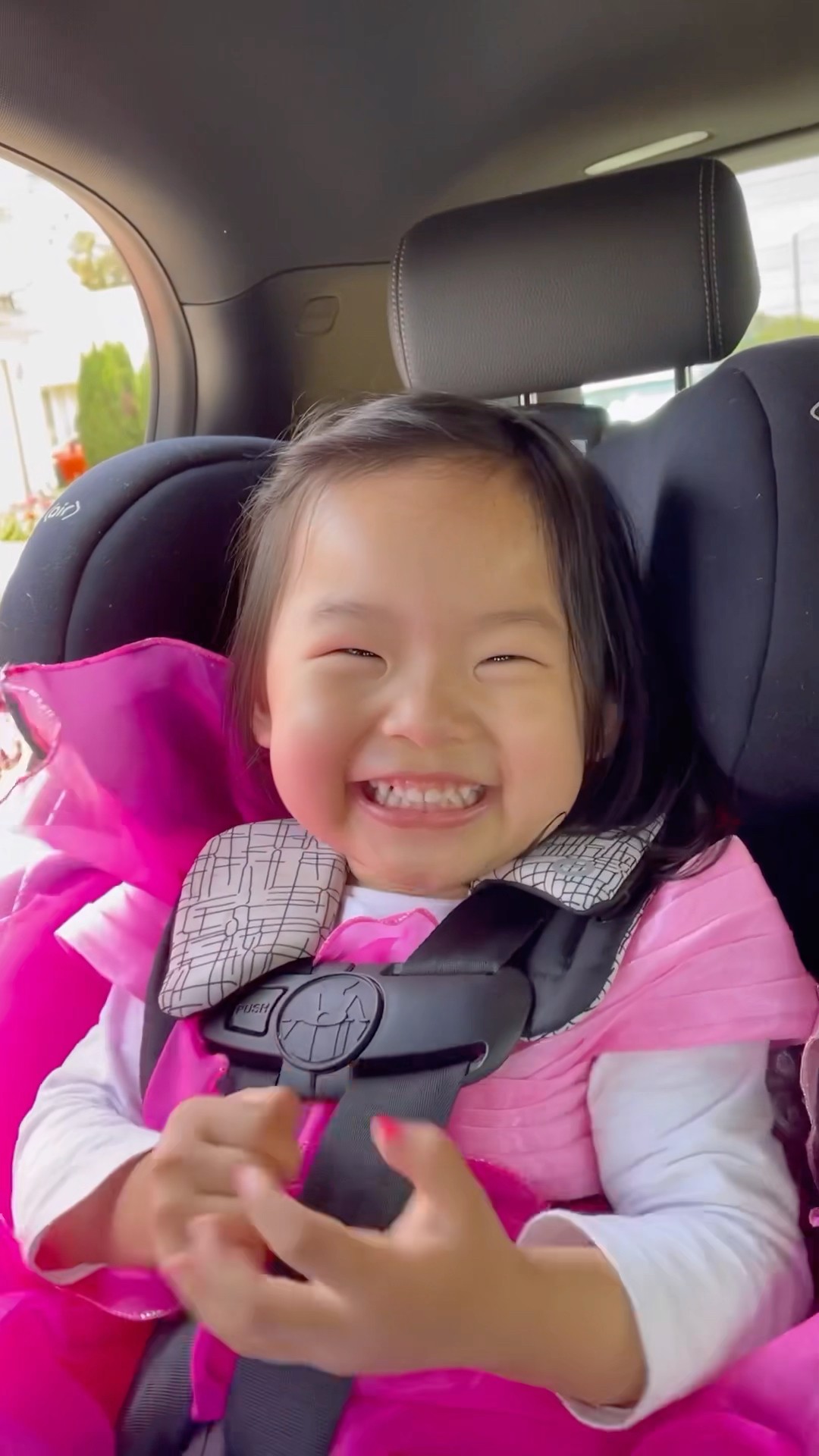 Toddler has the cutest relationship with her grandma