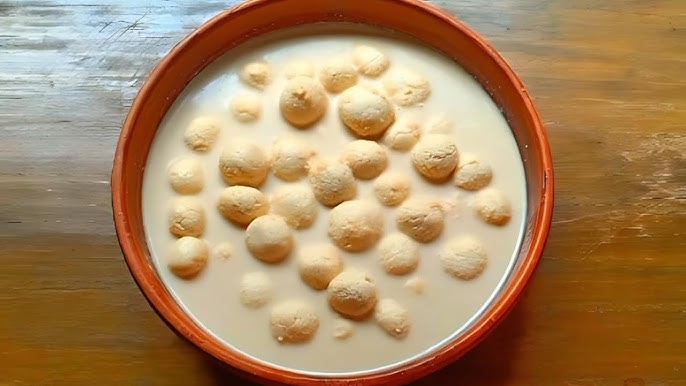 Oriq qiz ozining mushukini hammomdagi porno rasmlarini oldirib tashlaydi