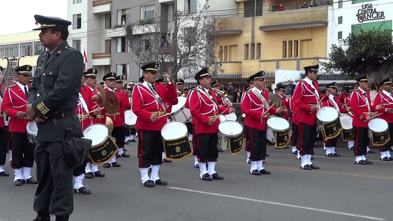LA  BANDA DE LA POLICIA NACIONAL DEL PERU.