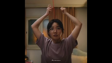 She found a mysterious glasses that can see other people