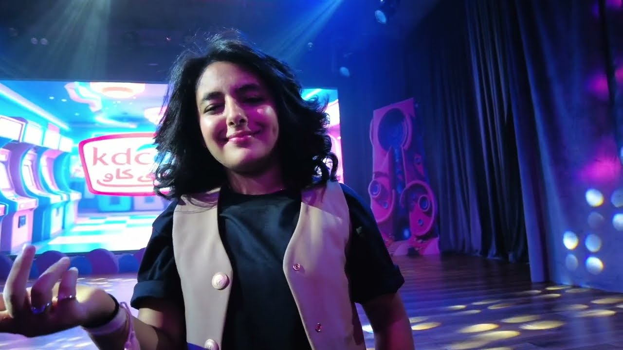 كواليس مسرحيه (عالم فانزو) الجزء 1