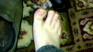 wiggle toes in shoes