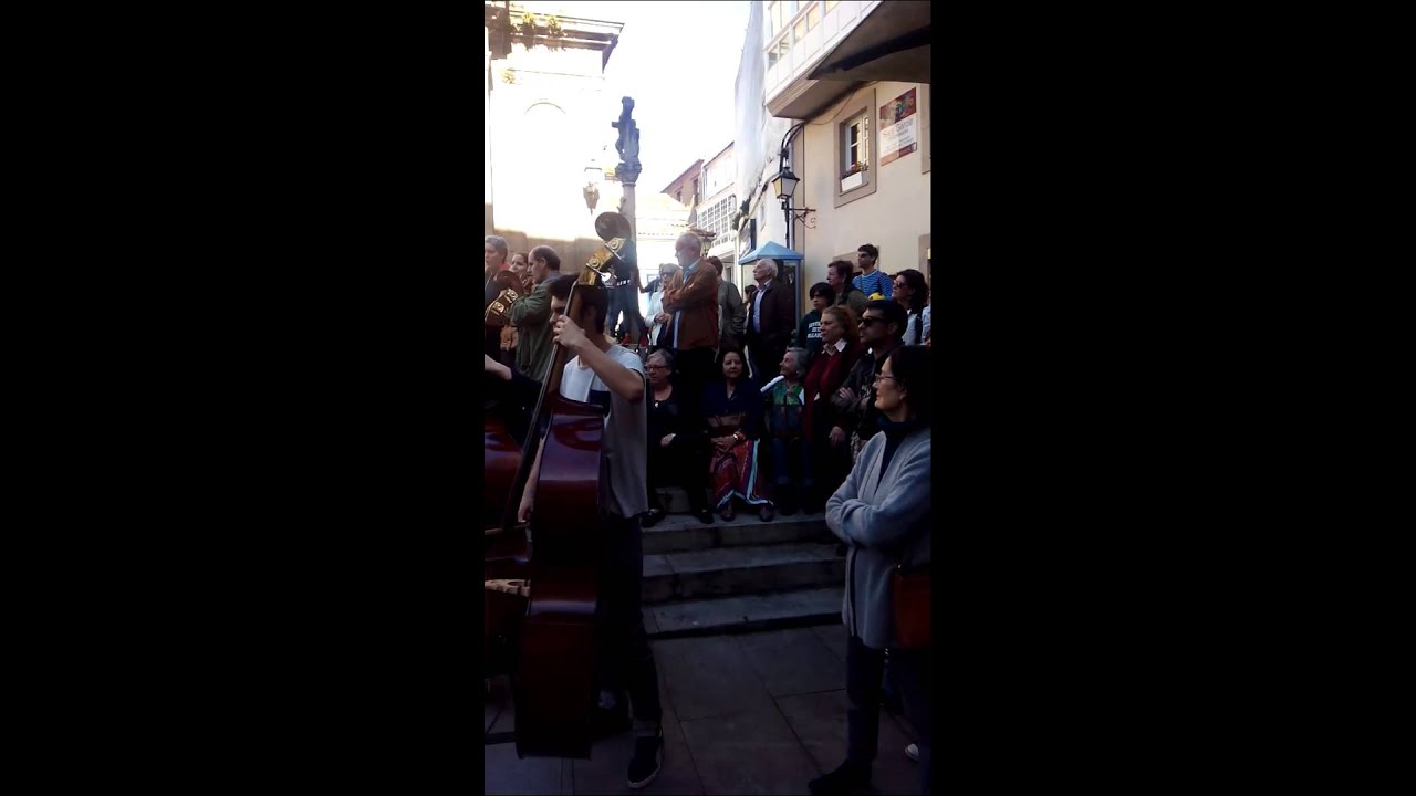 Arte en movimiento en el atrio de la Iglesia de San Nicolás de La Coruña