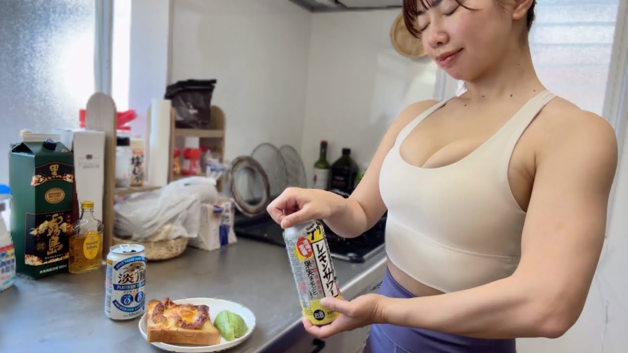 【モーニングルーティーン】アラサー女の丁寧?な暮らし。ヨガ、朝食そして飲酒