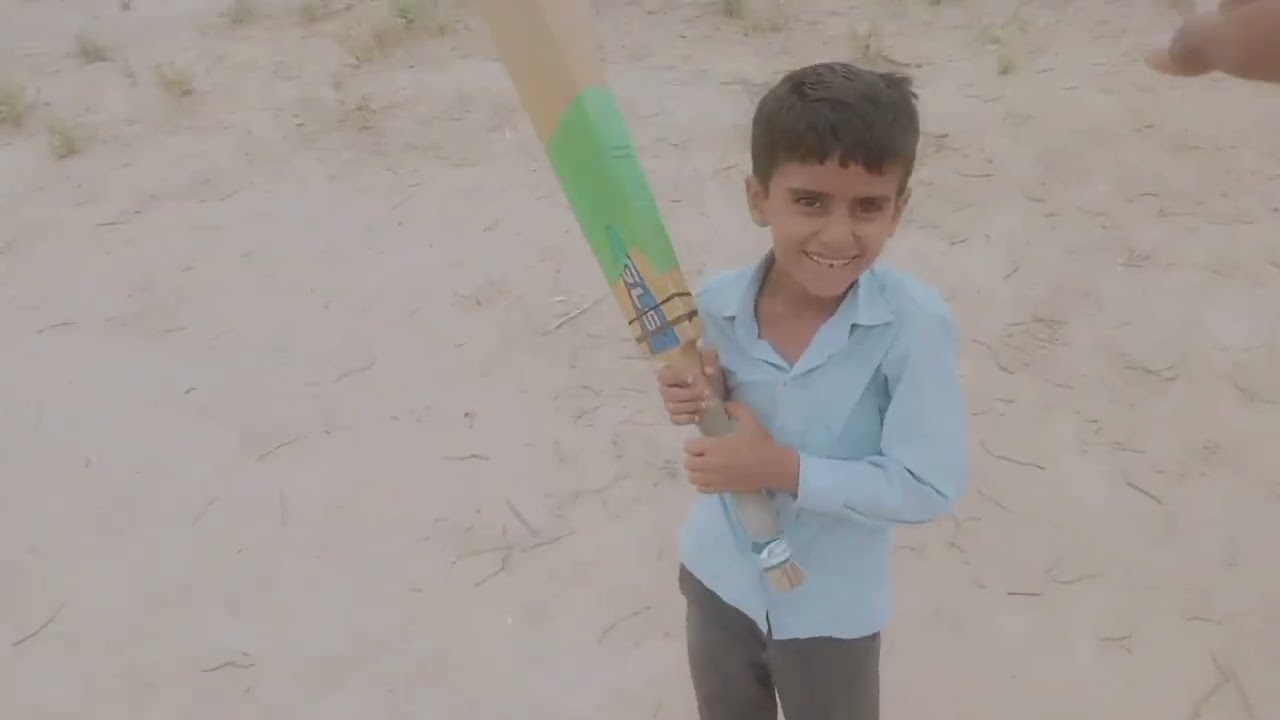 Barish me cricket khel liya 😯