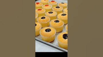 Thumbnail of CUPCAKE DENGAN ISIAN BLUEBERRY DAN STRAWBERRY ENAK BANGET