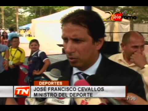 Pesista Escobar abanderada para bolivarianos