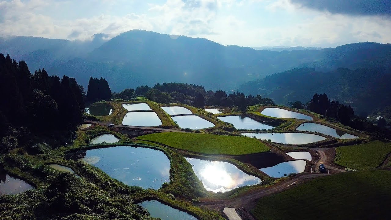 [ 4K UHD ]絶景空撮:山古志の棚田・棚池（新潟県長岡市）Rice & Pond terrace in Yamakoshi,Nagaoka ( Aerial Drone shot)