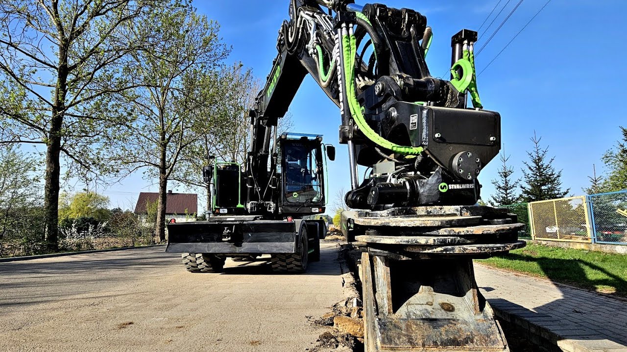 Rozbieram stary krawężnik żeby zrobić miejsce na nowy | Volvo EWR170E steelwrist X20 SQ60