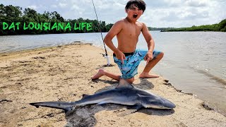 Fishing for River Monsters on the Atchafalaya! (Shark o'clock)