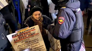 Anciana arrestada en Rusia por protesta contra la guerra by Mundo Escopio 69 views 2 years ago 1 minute, 5 seconds