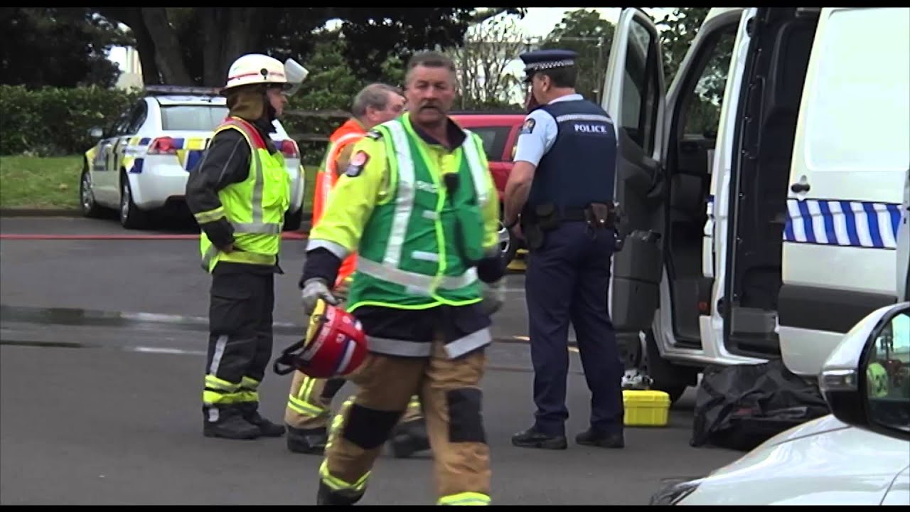 Auckland Air Cargo Inspection Facility White Powder incident - YouTube