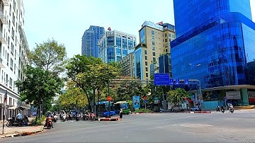 Spirit of Saigon sắp lên tầng hai tòa tháp đôi.