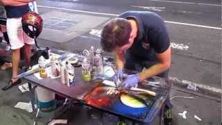 New Yorks street art: spray drawing