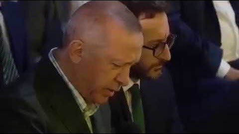 قراءة آيات من القرآن ودعاء بصوت أردوغان خلال صلاة التراويح
