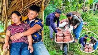 Tham and Duyên bought bricks to build a fully equipped kitchen.