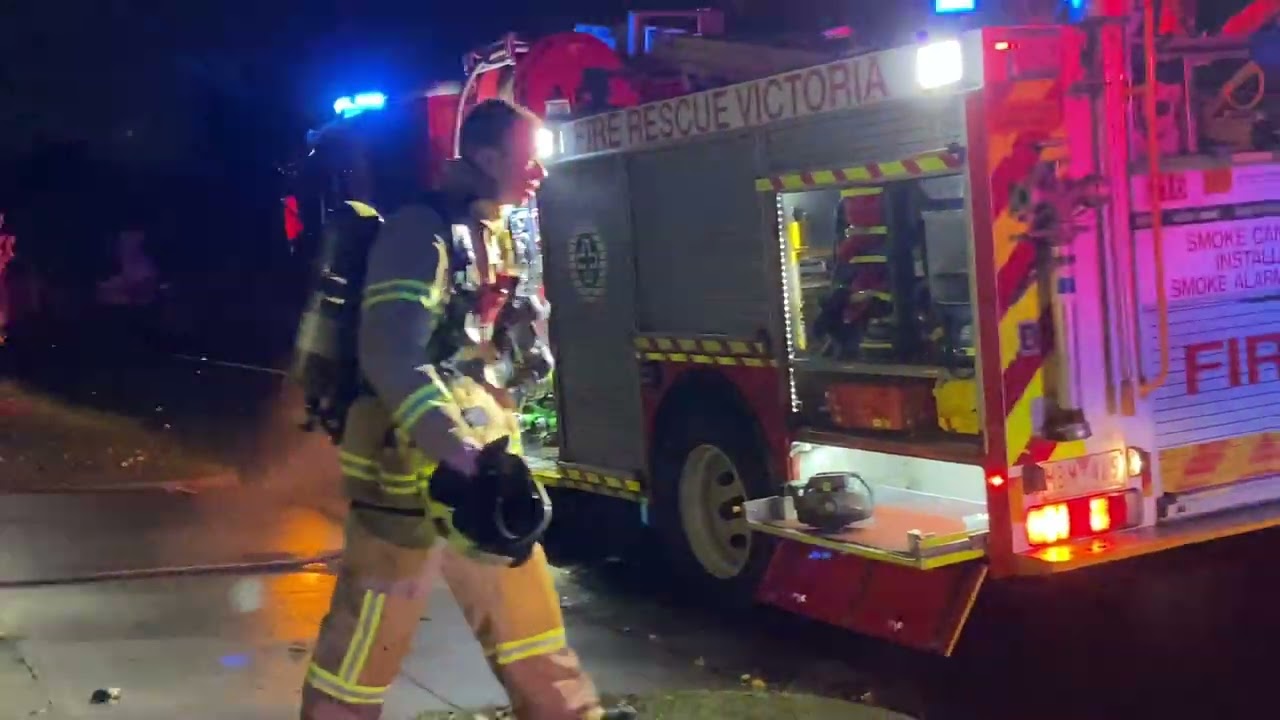 FRV/Pumper 34B arriving/Pumper 34A/ pt33 on scece- garage fire- Cheltenham ￼