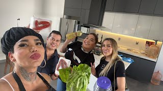 Cocinando con la tía Paola ￼ enchiladas mineras con Evelin Chuyito y los altos mandos ￼￼