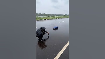 Cậu bé khiến chiếc xe đồ chơi trông như thật #shorts