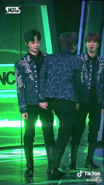 Definisi pacaran sambil manggung.😚 #markhyuck #mark #haechan #nct127 #favorite #inkigayo #sbs