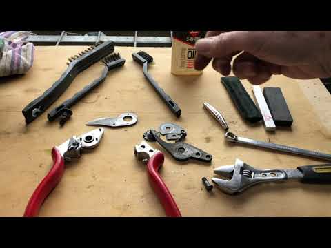 Sustainable Macleod Growing Tips - Maintaining your secateurs