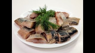 Как разделать селедку🐟🙂😉Виктория Корица