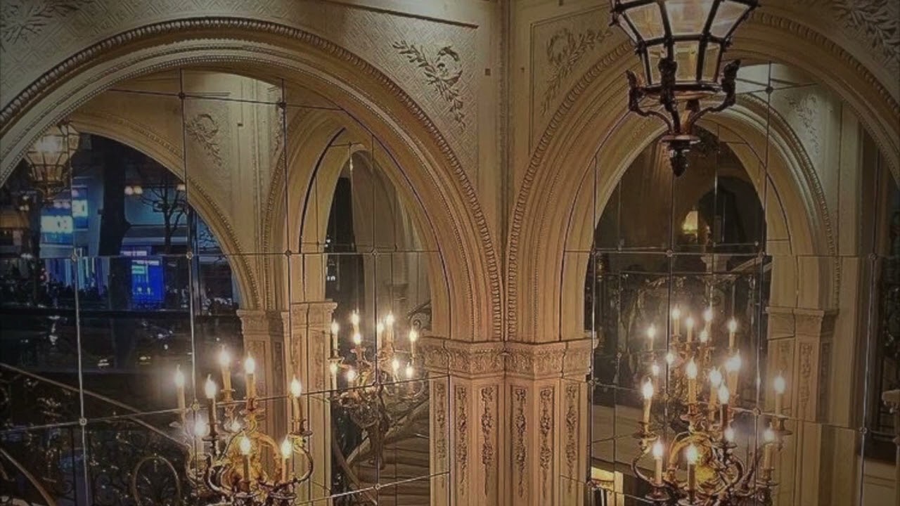 Feel Special -TWICE but it is playing in an empty room