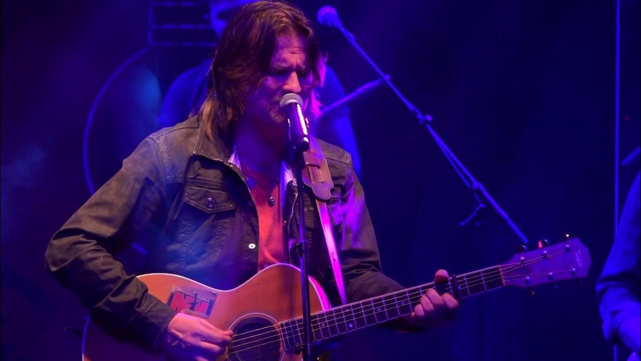 Ray Wilson | "Song For A Friend" (From the Double Live Album "Time & Distance") Ray Wilson | "Song For A Friend" (From the Double Live Album "Time & Distance")