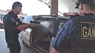 최루탄을 쏘는 미국경찰에게 총을 쏜 남성