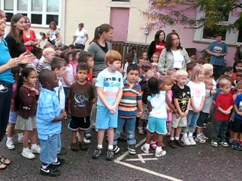 Columbus Montessori Education Center Sings for Peace