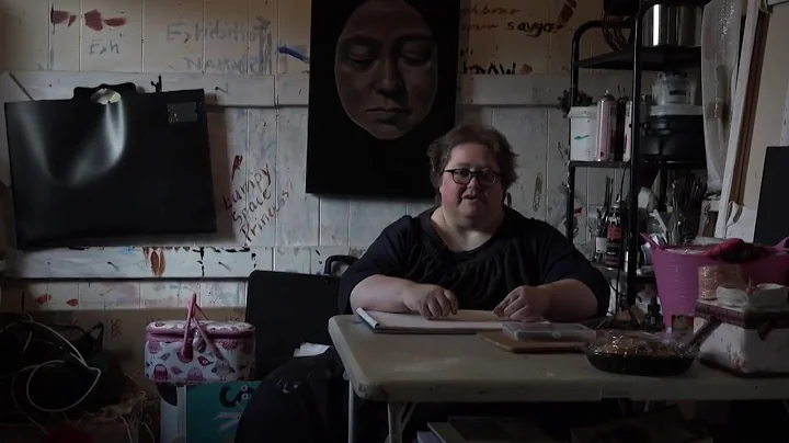 Lumire sur : Julie Dowling, Artist, nation Badimaya