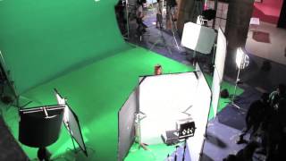 Tutorial on Cinematography - How to light a green/blue screen for perfect chroma key