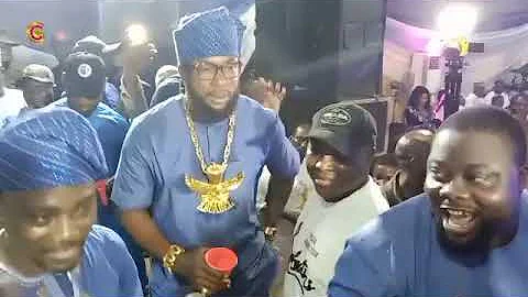 PASUMA MAKES ABU ABEL RAIN DOLLARS ON HIM AT A BURIAL PARTY IN ILESHA.