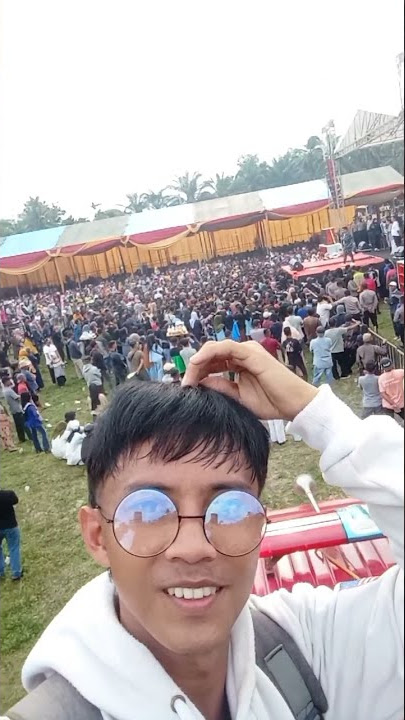 STORY WA HALU FULL RAMAI SUASANA LAGI NONTON KONSER WIKA SALIM
