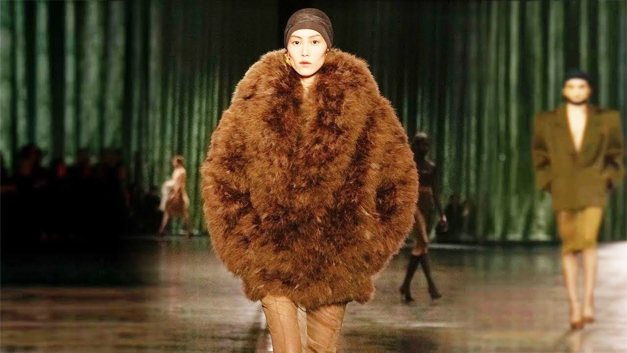 SAINT LAURENT PARIS| (770495 Y1526 8066) Saint Laurent | Fall/Winter 2024/25 | Paris Fashion Week