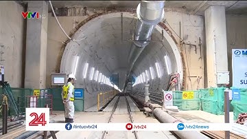 Tuyến Metro số 1 phải tạm ngưng thi công do sụt lún | VTV24