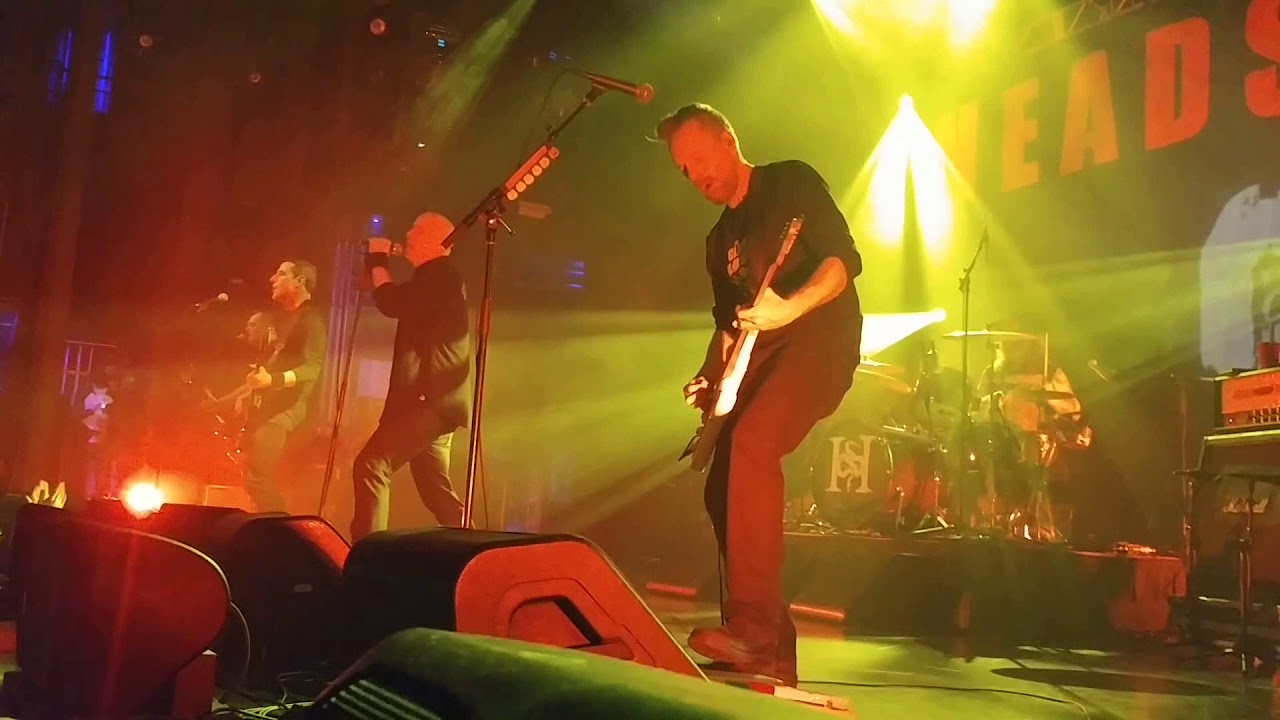 Headstones- Devil's On Fire + Broken (Live in Winnipeg 11/16/2017) bekijken op YouTube Headstones- Devil's On Fire + Broken (Live in Winnipeg 11/16/2017) bekijken op YouTube
