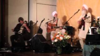 Mere Meet Gurudev by the GuruGanesha Band chords