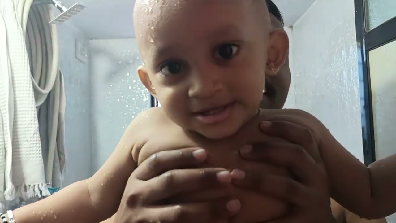 pappani anghol ghatli shourya la🛀🏻🚿🧼🪥🛁|| it's a bath time🛁🧼#fatherhood #fatherson #bond #bonding 
