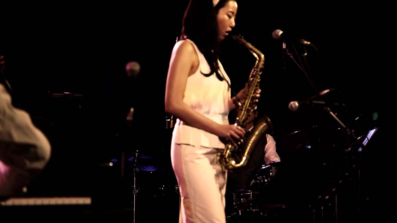 SAORI YANO / 矢野沙織 BLUES WALK [Jazz Live] - YouTube