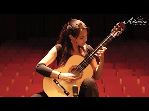 Anabel Montesinos plays