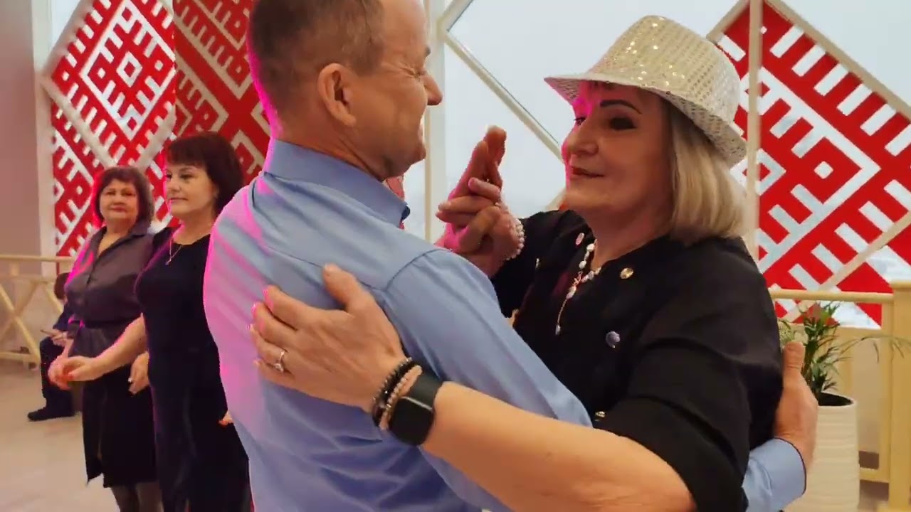 14 февраля. Расцвела смородина... 