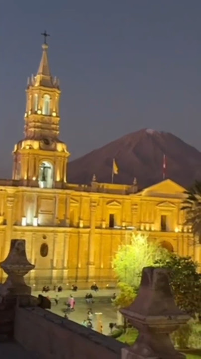 Download lagu Arequipa, Peru Rooftop View Centro and Volcanoes!