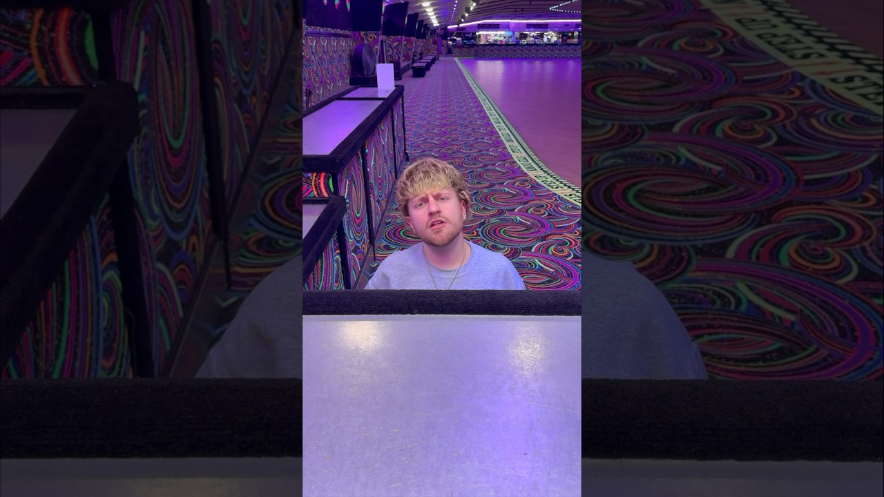 Синие коньки напрокат?🤔