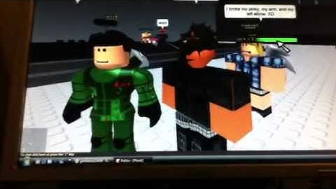 Fencing with fwendz in Roblox :D part 2