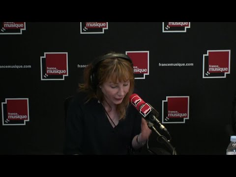 Video: Julie Depardieu: lub luag haujlwm zoo tshaj tseem tsis tau ua