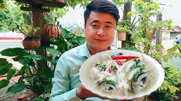Bamboo shoot fish soup eating so delicious