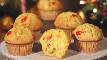 What is the difference between panettone and fruit cake?