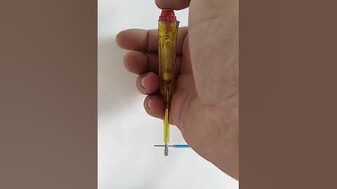 Фаза на всех проводах. Индикатор показывает фазу. Наведенное напряжение. Наводка. Везде фаза.